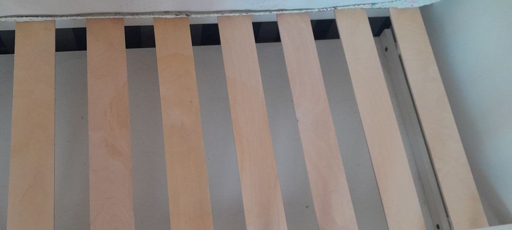 Детская кроватка с маятником