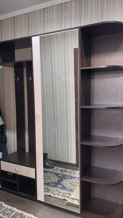 Прихожая с зеркалом в коридор