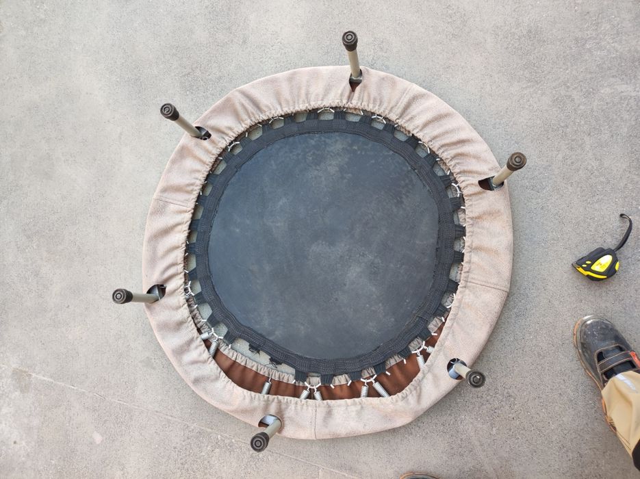 Батут с диаметър 1м.