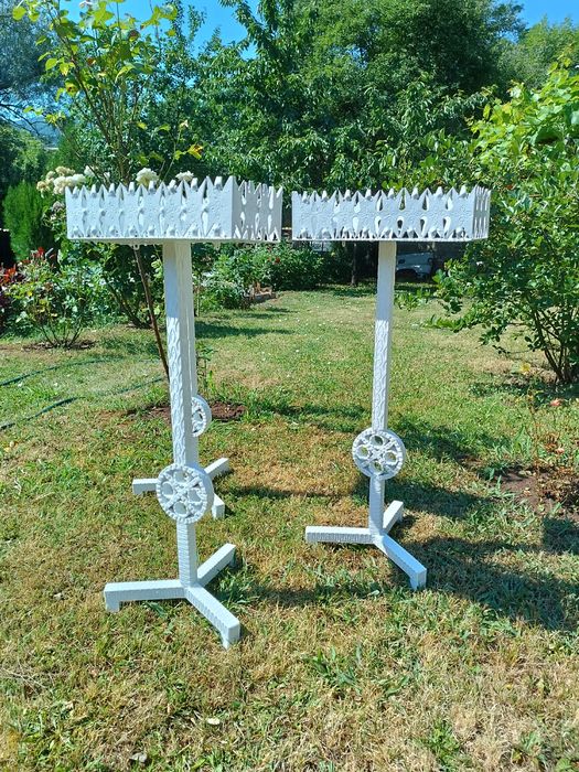 Метални цветарници цветарник