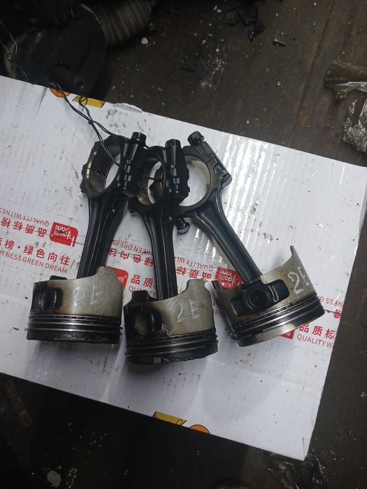 Шатун Тоета Королла 2Е