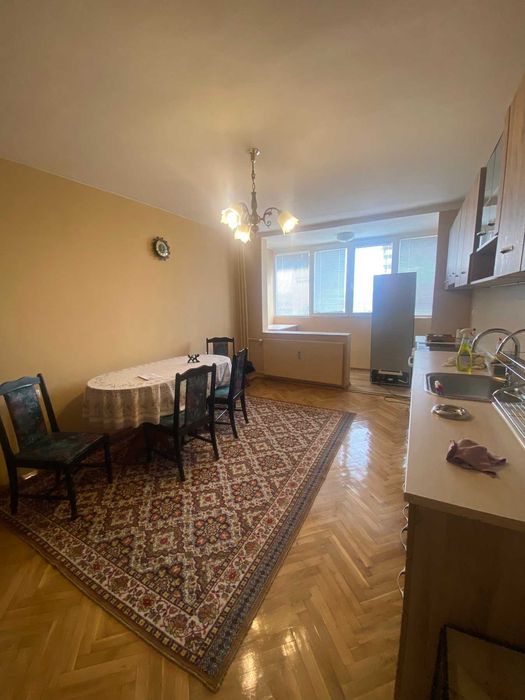 Дава се под наем Тристаен апартамент в София, Център - 88 кв.м за 664.68 € - Снимка #2