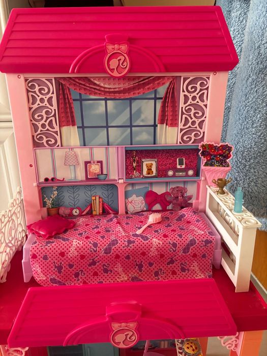 Casa Barbie originala, cu 2 etaje, complet utilata