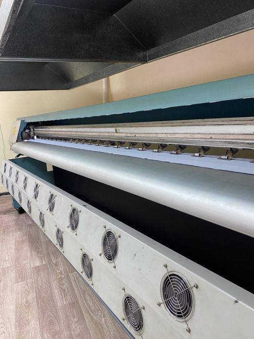 Широкоформатный принтер