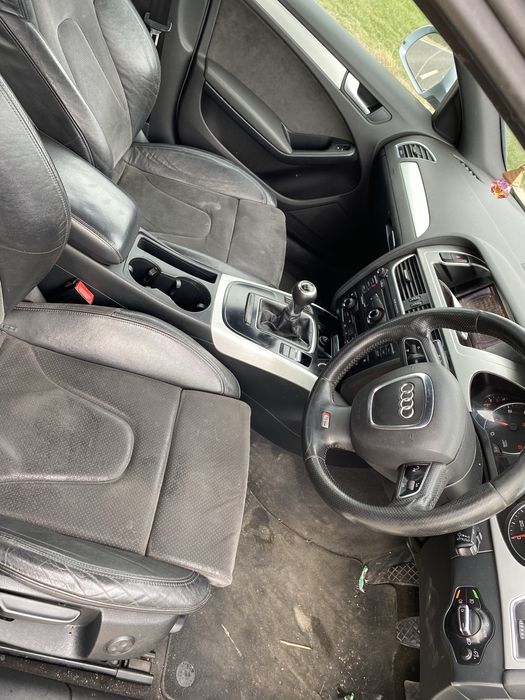 Faruri trager radiatoare capota Audi A4 B8