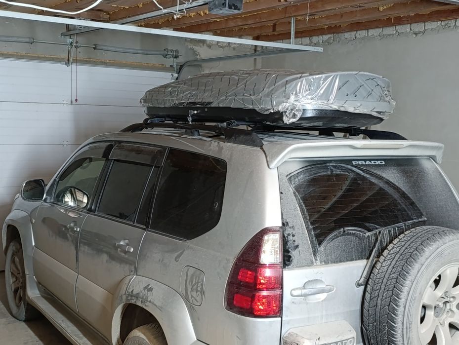 Бокс на крышу автомобиля