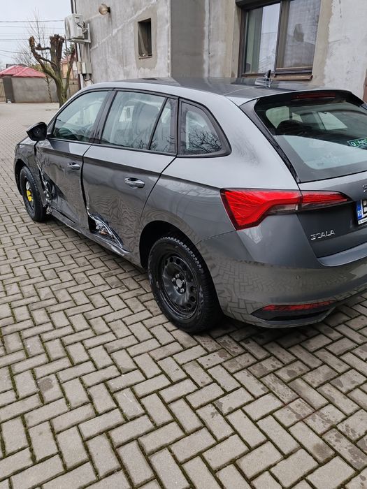 Skoda Scala 2025 Automată 14500 Km Avariat usor
