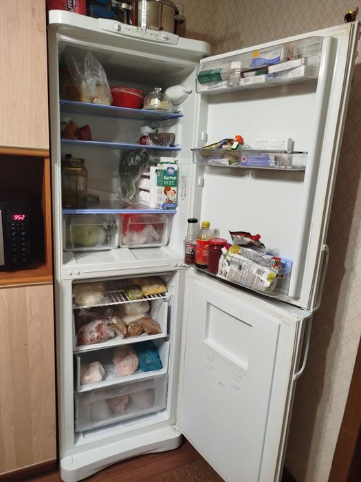 Продам холодильник