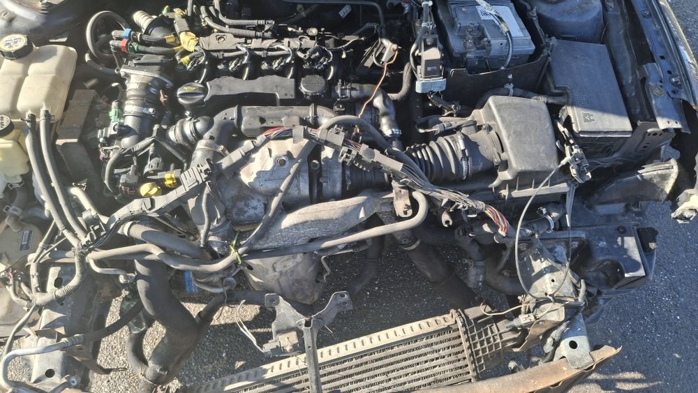 Dezmembrez mazda 3 1.6 diesel