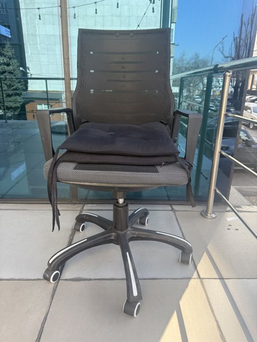 Стульчик черный выдвижной