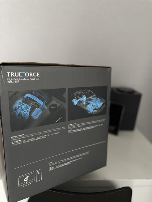 Logitech G923- игровой руль