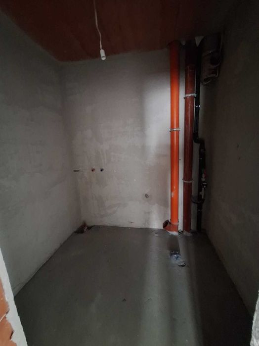 Тристаен Апартамент