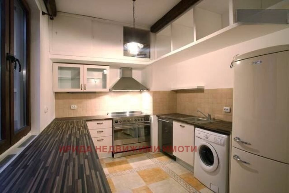 Продава се Двустаен апартамент в София, Център - 69 кв.м за 4493 €/кв.м - Снимка #3