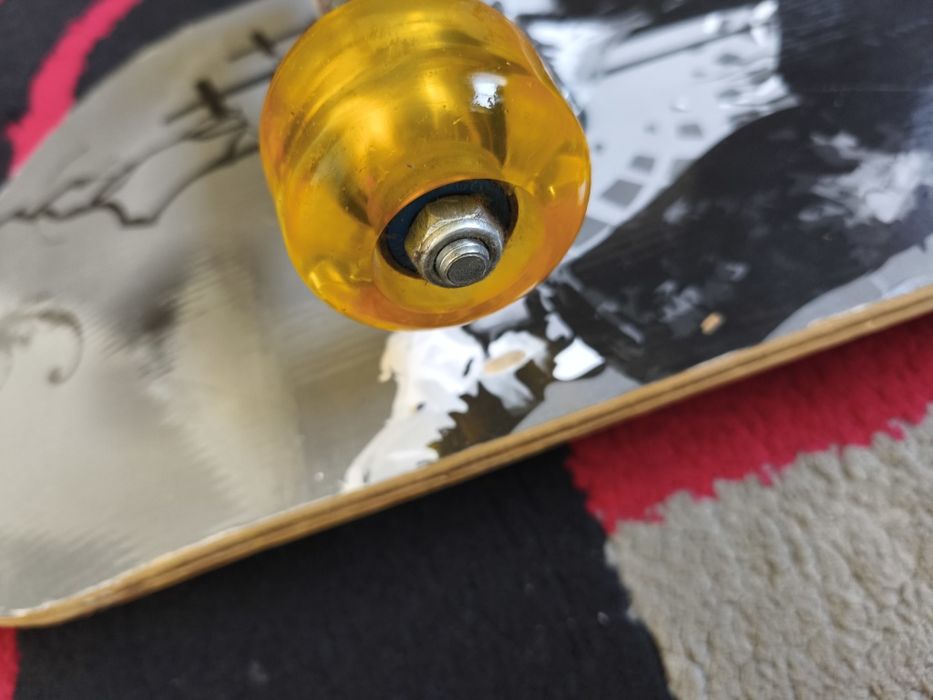 Skateboard complet – ca nou, folosit de doar 3 ori