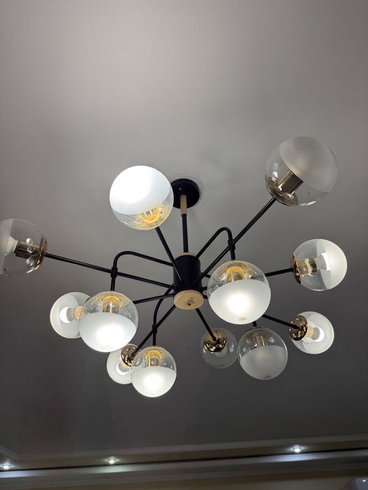 Продам люстру  в отличном состоянии