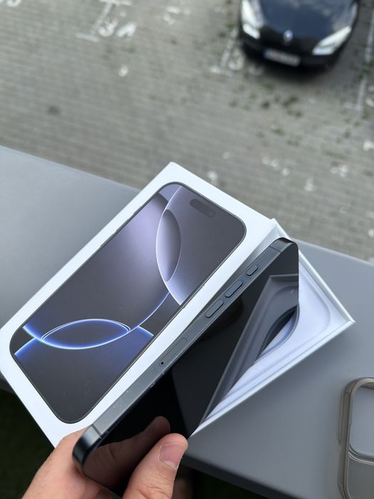 Iphone 16 pro, 128 Gb, garantie Emag pana in noiembrie