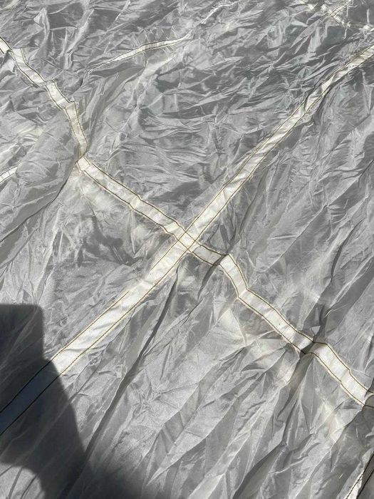 Два Парашюта. Полотно.