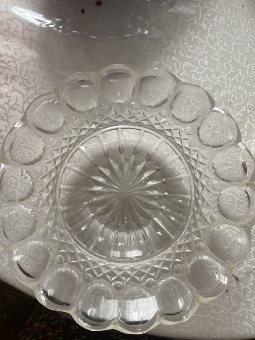 Продам конфетницы разные