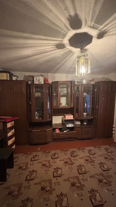 Стенка для посуды и одежы