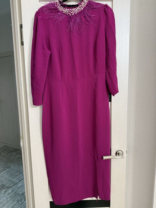 розовое платье