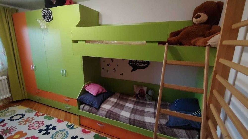 Mobilă cameră copii – set complet, stare bună, pat supraetajat + birou