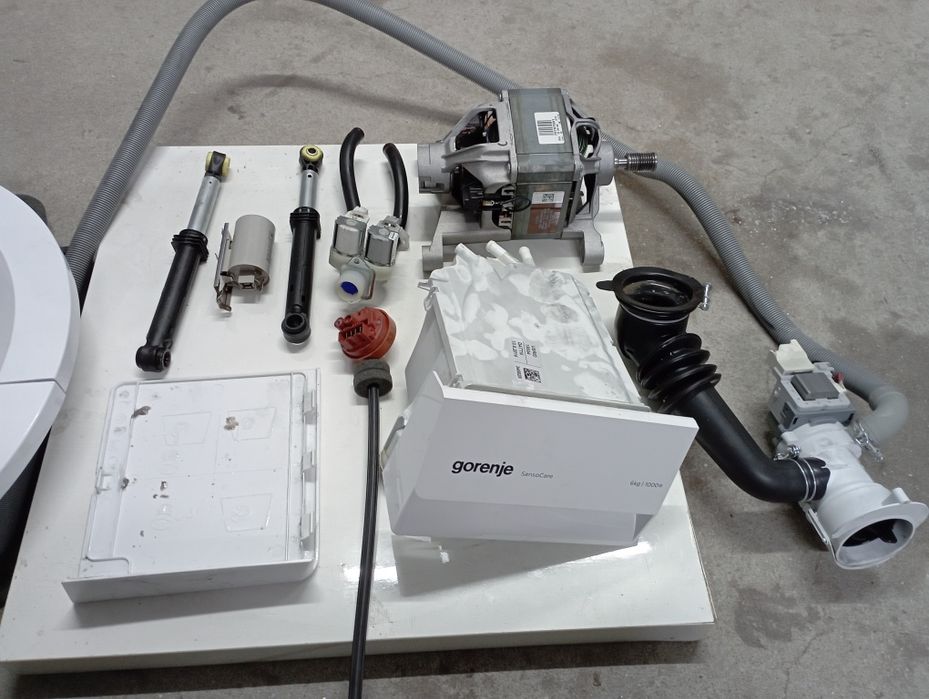 Продавам пералня gorenje на части