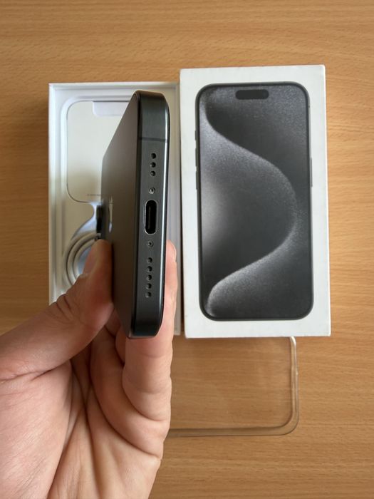 iPhone 15 Pro ca nou, full box, tinut doar cu folie protectie