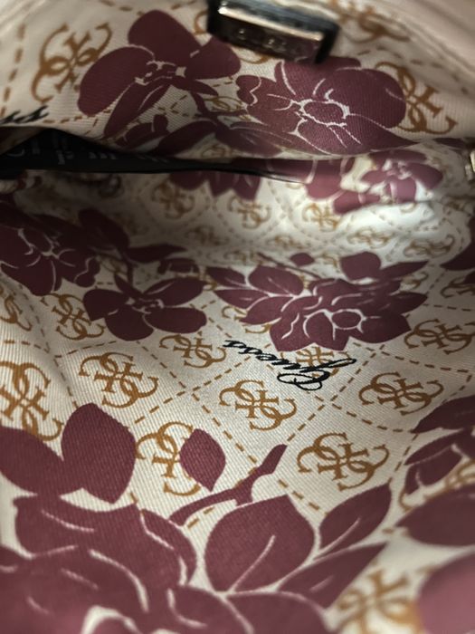 Дамска чанта Guess