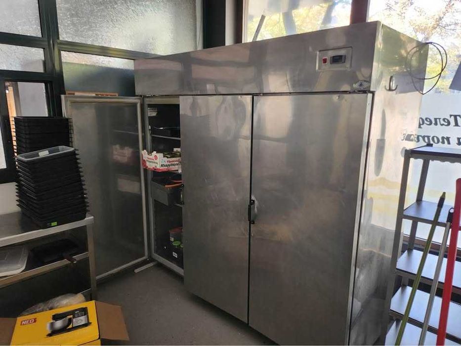 Трикрилен професионален хладилник БРИСТ