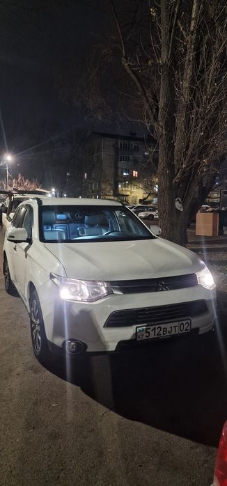 Mitsubishi outlander,