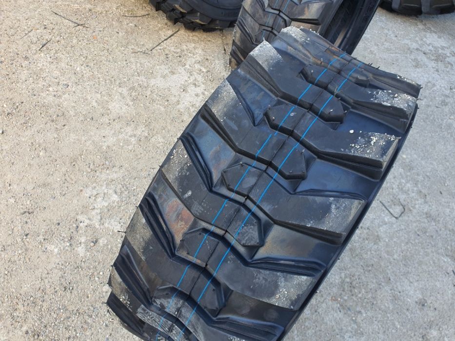 12-16.5 anvelope noi pentru BobCat sau incarcatoare Armour CTS3