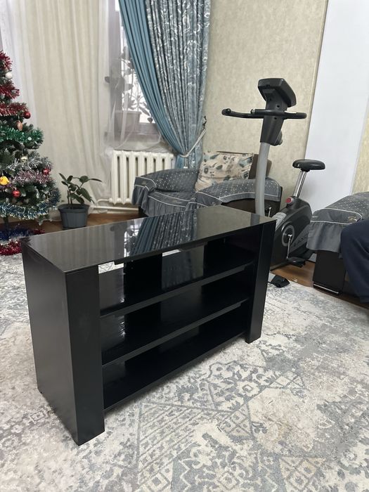 Продается подставка под телевизор