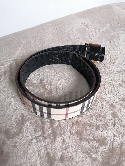 Curea burberry noua