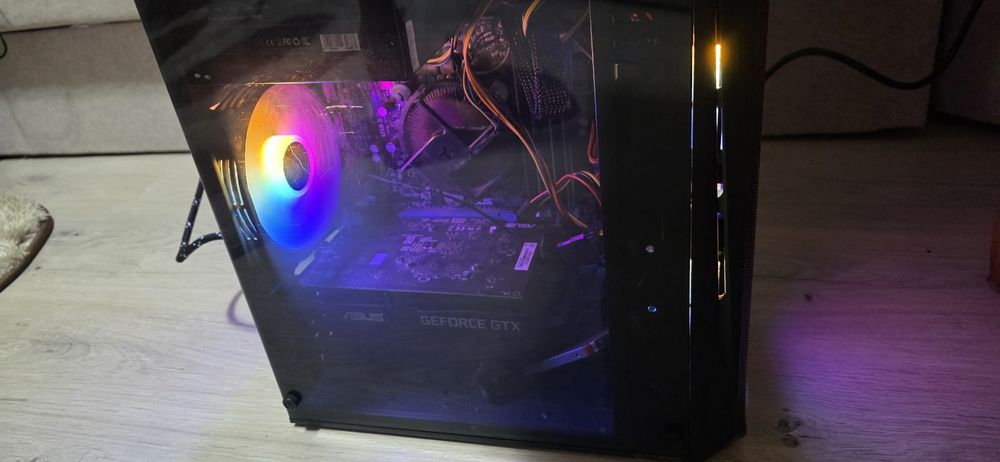 Vând Calculator pentru mai multe detalii în privat