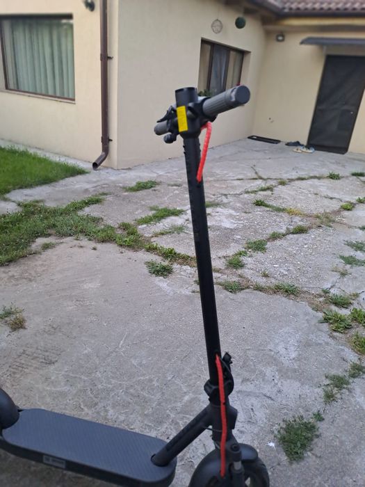 Vând trotineta xiaomi scooter elite 4