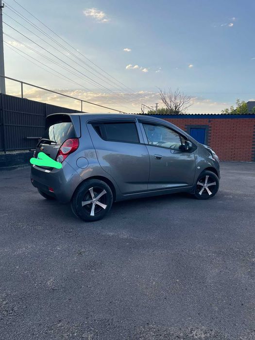 SPARK автомобиль