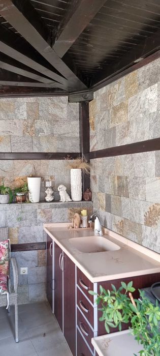 1829-Продава се двуетажна луксозна къща в кв. "Варош"