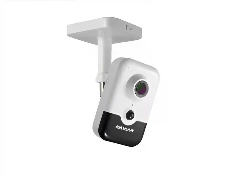 Hikvision DS-2CD2421G0 IP kamera