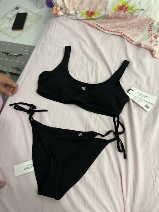 Нови оригинални бански на Calvin Klein
