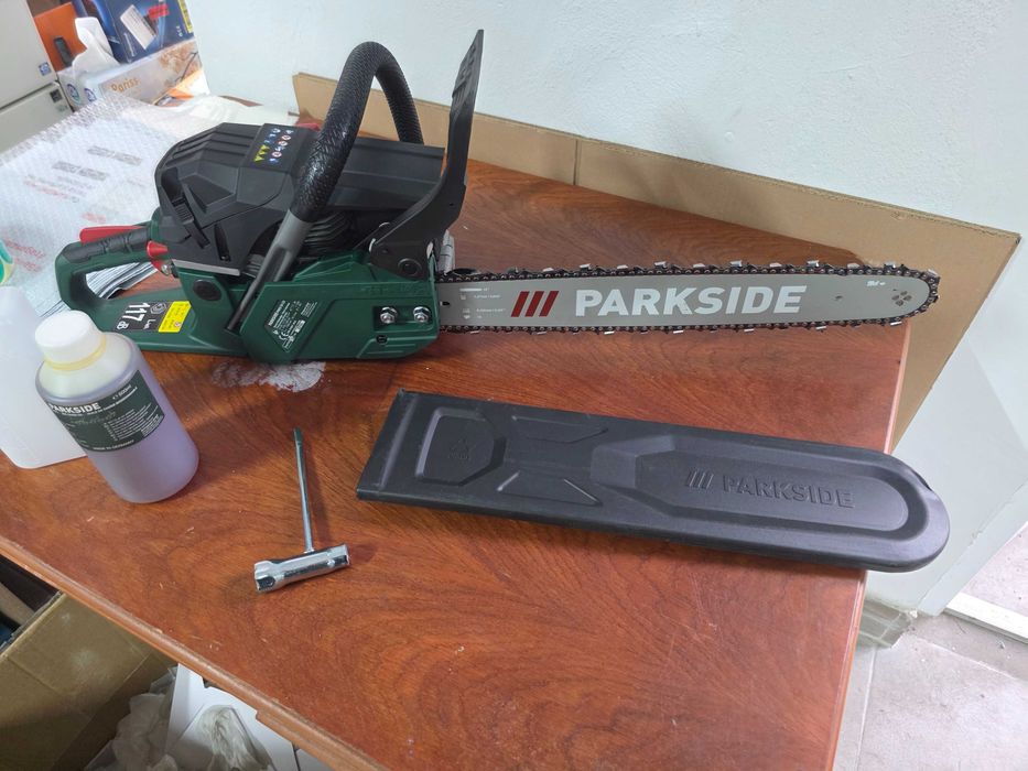 Drujba pe benzina Parkside, model PBKS 53 C3, 2 kW, lungime taiere 45 cm, sistem de ungere automata, 86x26x29cm