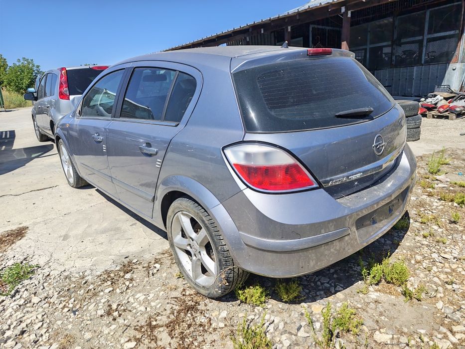 Opel Astra 1.7 CDTI 101k. На части