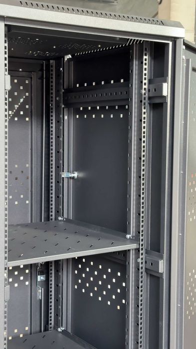 Serverniy shkaf 37U 600х800 Серверный шкаф