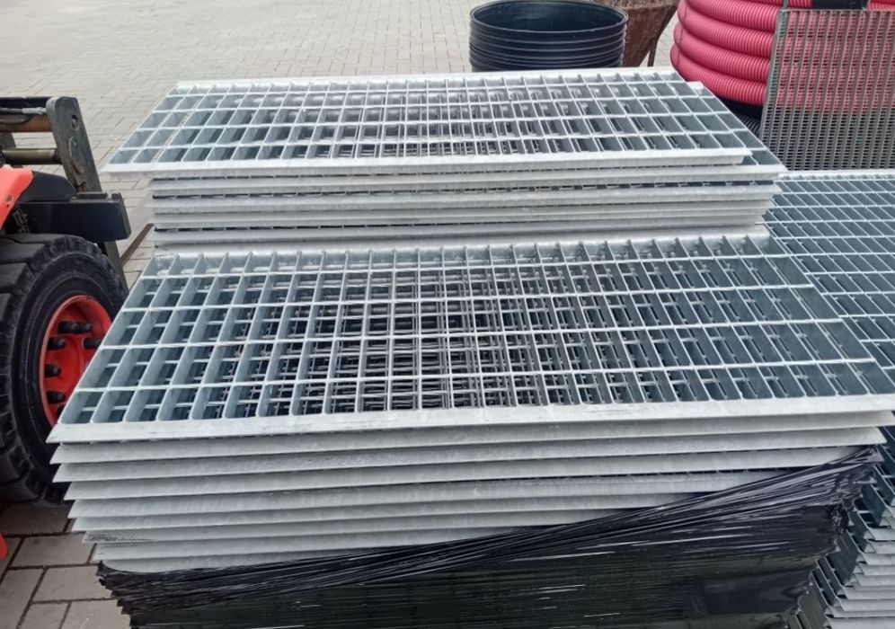 Trepte metalice zincate