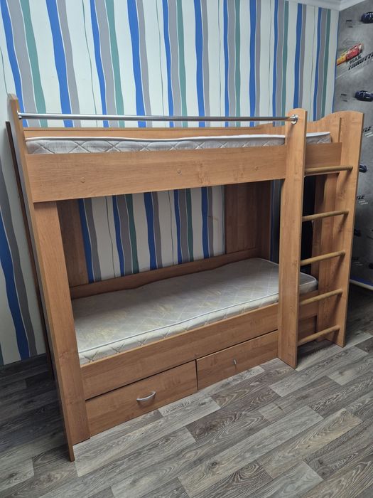 Кровать двухярусная