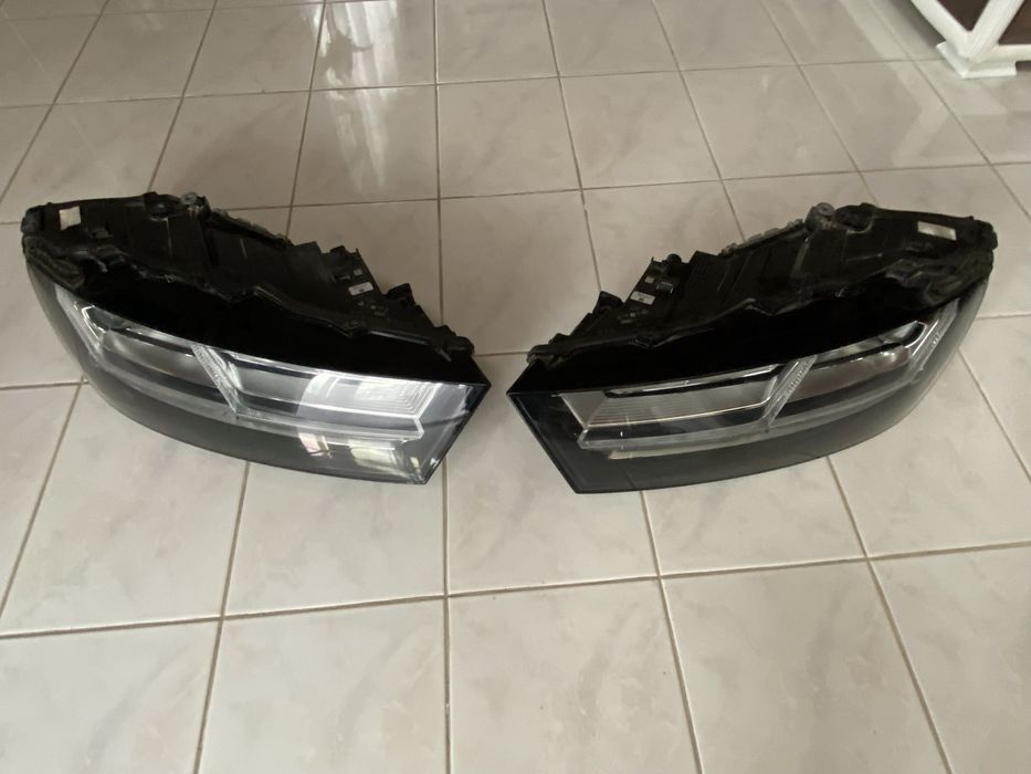 Десен фар Audi Q7 4M 2017-19 г. 4M0941033