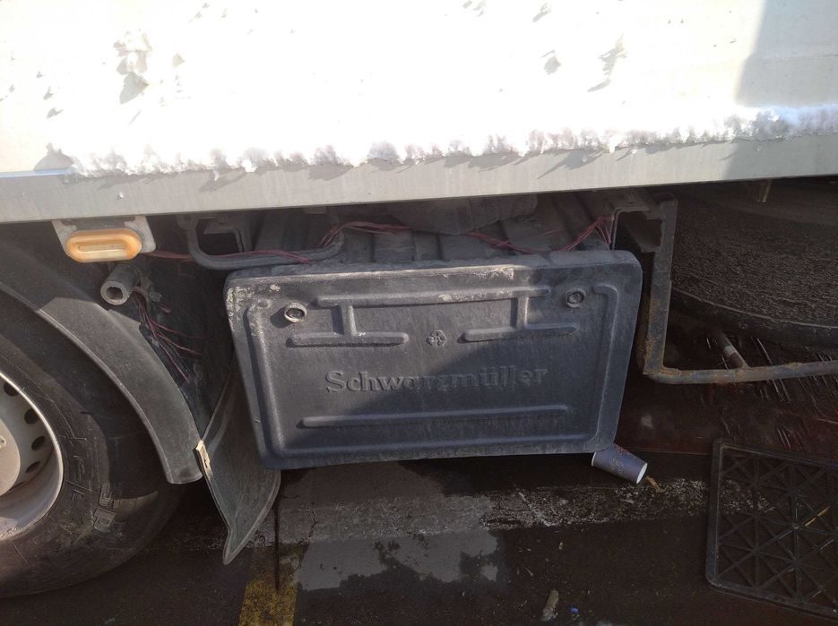 Рефрежератор прицеп .Фура учун. SCHWARZ MULLER. 2003 й  . 8 тонна