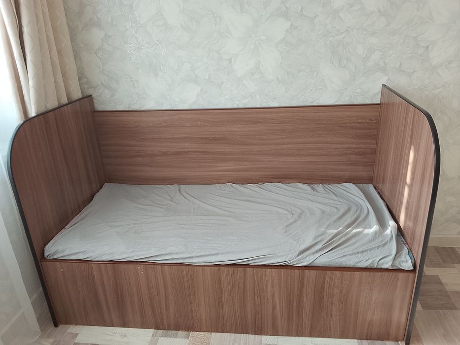 Продам кровать  подростковый