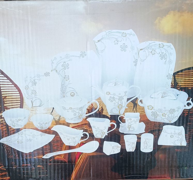 Продаю чайно столовый сервиз