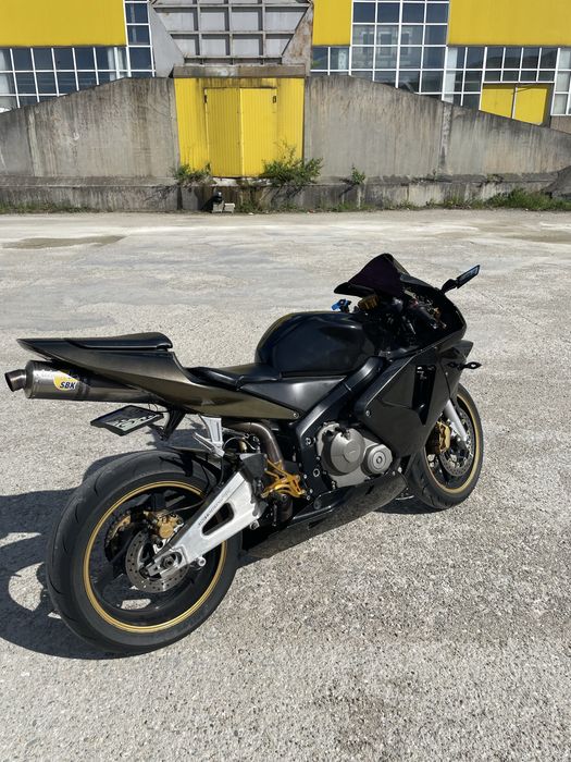 Honda CBR 600RR (PC37)