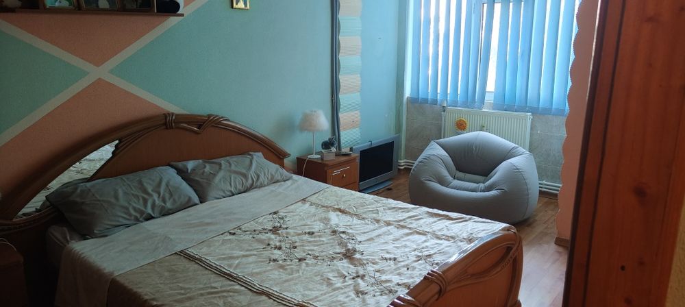 Vind apartament Galati micro 13 Bloc C10 scara 4 etaj 3